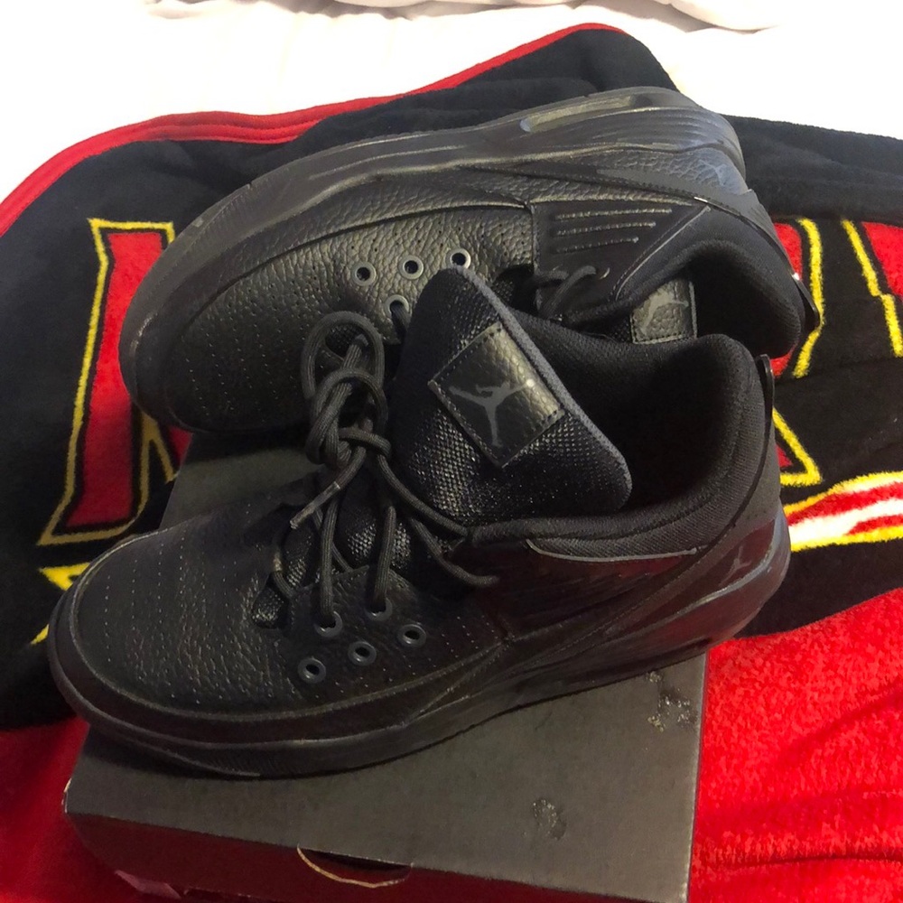 Jordan Mad Aura size 7